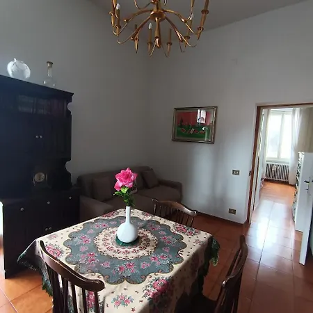 Attico Aventino بيت للعطل