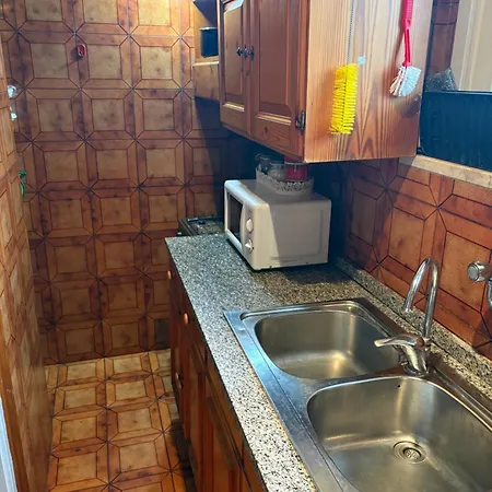 Attico Aventino بيت للعطل